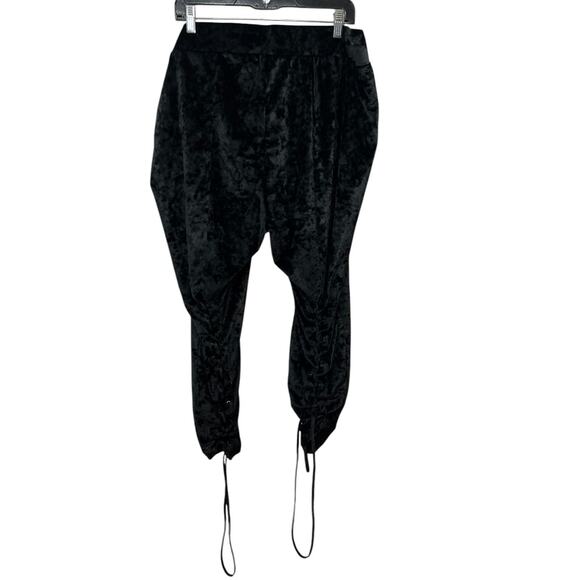 TORRID Black Crushed Velvet Criss Cross Crushee Pull On Stretch SZ 4 - Picture 1 of 11